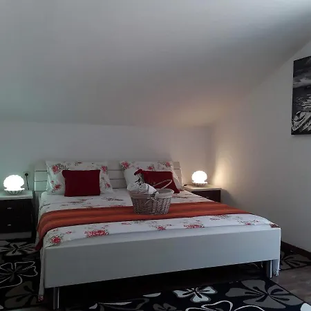 By The Sea - Nina & Kate Дом отдыха Стон